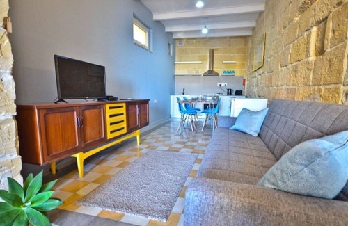 Birgu House | Birgu Home in Vittoriosa w/Balcony Views of The Grand Harbour | EPL 6B