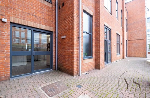 Birmingham City Centre Apartment | Birmingham 5BR Cosy Apartment - Wi-Fi + Games