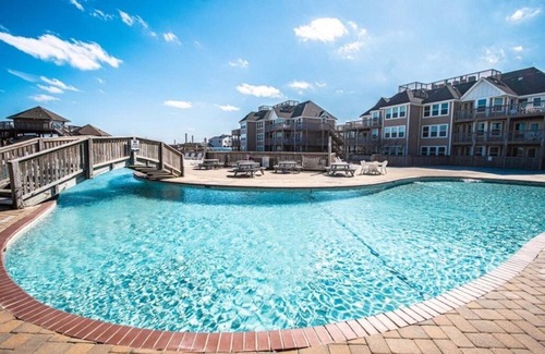 Duck Condo | BIS-Duck Resort - 2BR/2.5BA - Great Pools and Beach!