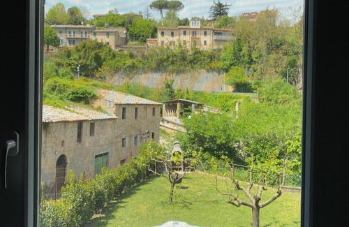 Grotte di Castro House | Biscarello House - Borgo and Lake