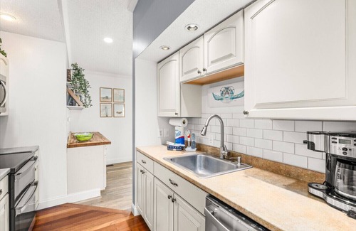 Little Salisbury House | Biscayne Bungalow- Coastal Charm Near the Beach