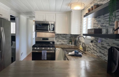 Wrightwood Cabin | BJH · Charming Cabin Nestled in Quiet Cul-De-Sac