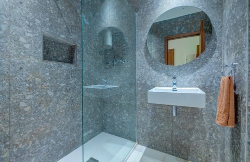 Swieqi Apartment | Black 5: Studio Apartment in St. Julian's