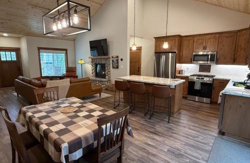 Yosemite National Park House | Black Bear Bungalow
