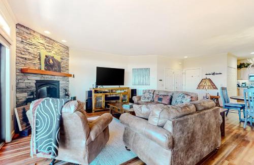 Sugar Mountain Apartment | Black Bear Overlook