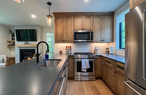 Cranmore Birches House | Black Diamond @ Cranmore Mt. | Brand new | Hot Tub