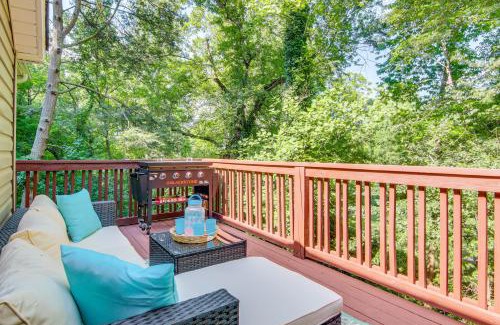 Black Mountain House | Black Mountain Hideaway with Hot Tub and Pool Table!