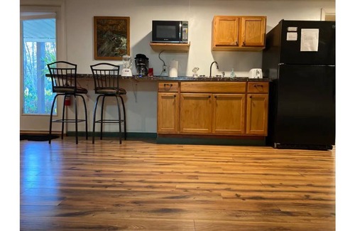 Black Mountain Apartment | Black Mountain Private guest suite. One mile to Black Mt Pet Friendly.