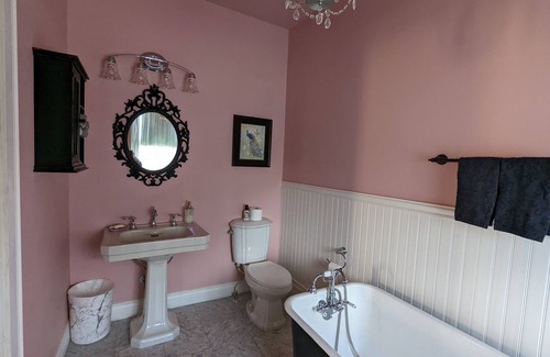 New Castle Bed & Breakfast | Black Orchid Suite