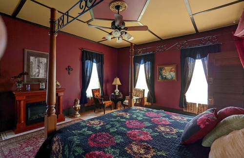 New Castle Bed & Breakfast | Black Orchid Suite