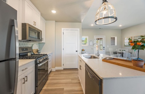 Cedar City Condo | BLACK SHEEP INN Newly Constructed Suffolk #2 of 4 Units