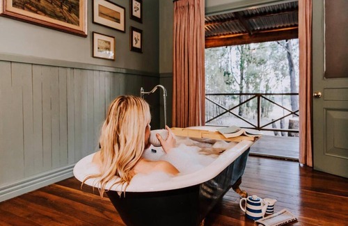 Budgee Budgee House | Black Springs - A Romantic Bushland Escape