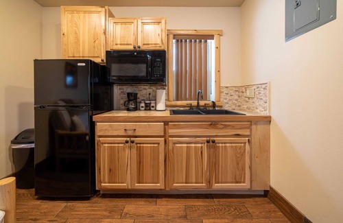 Indian River Apartment | Blackbear Lodge at The Totem Lodges