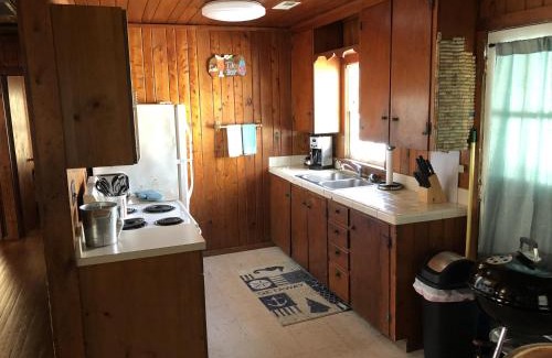 Kitty Hawk House | BlackBeard's Retreat - Historic and Pet Friendly cottage