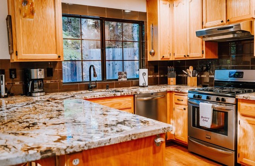 Graton House | Blackberry Cottage located next to Wineberry Lodge