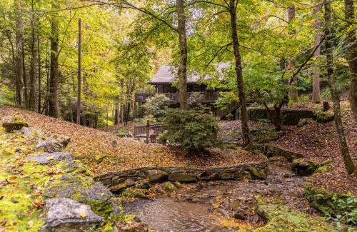 Apple Ridge House | Blackberry Creek Cabin