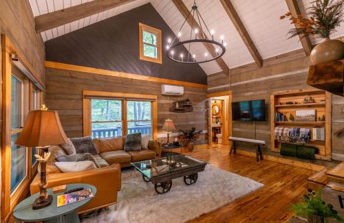 Apple Ridge House | Blackberry Creek Cabin