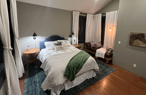 Dillon Cottage | Blackbird House at the Bell Ranch