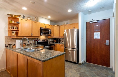 Blackcomb Apartment | Blackcomb ski-in/out | AC | Smart TV