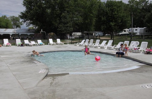 Milton Resort | Blackhawk RV Campground Cabin 1
