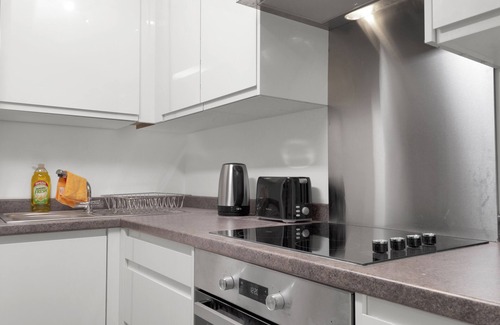 Glenisla Apartment | Blackie's Neuk Ideal For Uni/West End