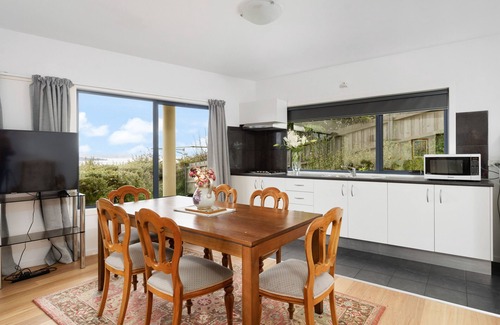 Blackmans Bay House | Blackmans Bay Beautiful Ocean Views