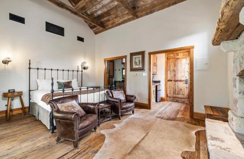 Fredericksburg Hotel | Blacksmith Quarters