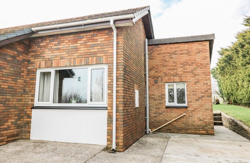 Bethania House | BLAENYWAWR ANNEXE, country holiday cottage in Aberaeron