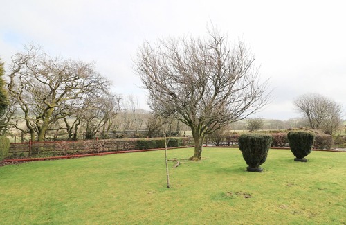 Bethania House | BLAENYWAWR ANNEXE, country holiday cottage in Aberaeron