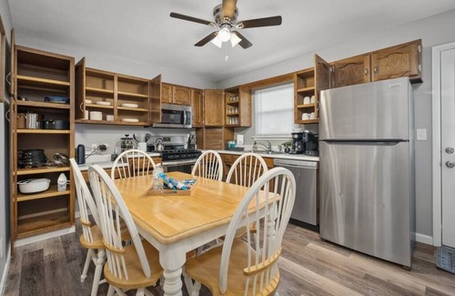 O'Fallon House | Blair's Charming 3 Bedroom House in O'Fallon