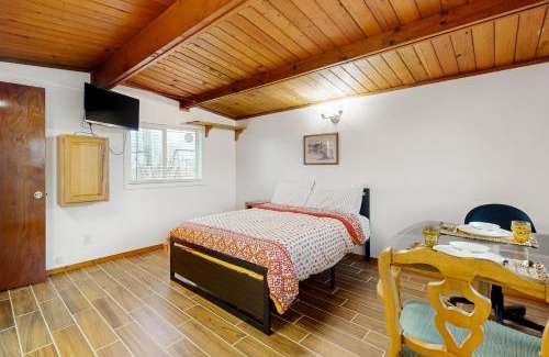 Mount Vernon House | Blake's Skagit Resort, Cabin 4