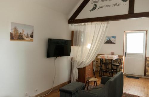Mantilly Apartment | Blanc - 3 star 1st floor apartment with jacuzzi and heated pool
