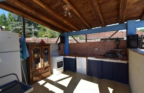 Blanquefort-sur-Briolance House | Blanquefort Hill Retreat