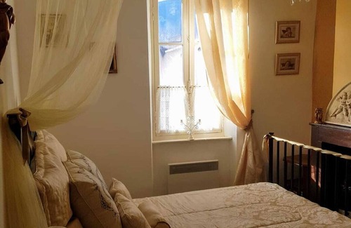 Quillan Bed & Breakfast | 'Blanquette' Room Mountain View Townhouse Quillan