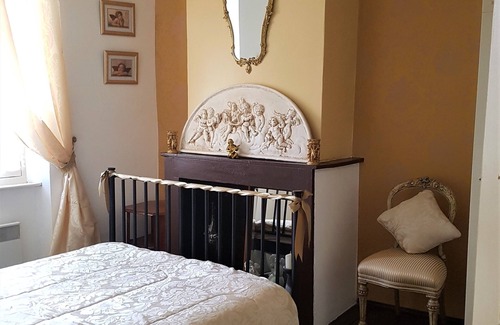 Quillan Bed & Breakfast | 'Blanquette' Room Mountain View Townhouse Quillan