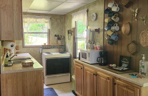Stanley House | Blast to the Past at Retro Ridge - Mountain, Hiking, Winery, Brewery, Birding,