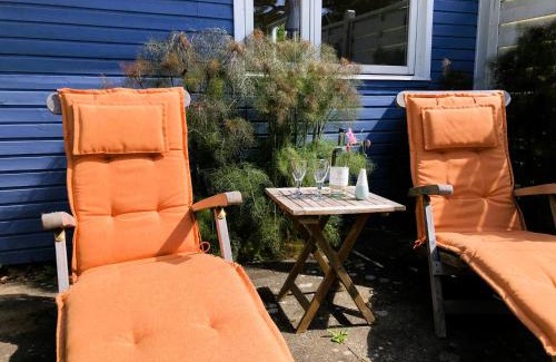 Langballigholz House | Blaue Pause - Offline-Häuschen mit Garten und Kamin
