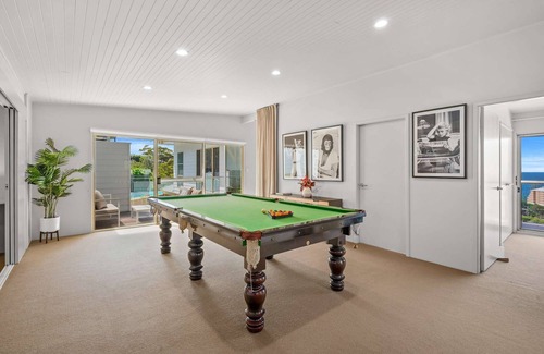 Terrigal House | “Blending Style & Luxury” – Ocean views and close to beach