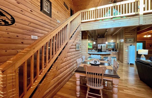 Scottsville Cabin | Blessing by the Lake - Lakeside Cabin!
