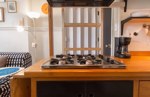 Fishtown Apartment | BlingBling microflat in Fishtown proper Dog-Friendly, SAFE, W/D and fast Wi-Fi