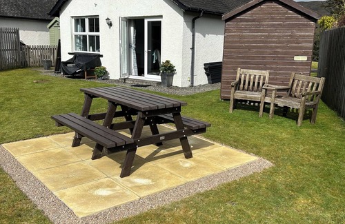 Killin Cottage | Blinkbonnie Cottage, a place of tranquillity & beauty in a country setting.