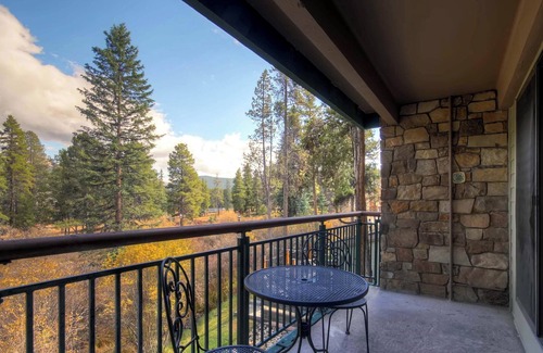Peak 9 Condo | Bliss in Downtown Breck! Unbeatable Location with Stunning Mtn Views TE204