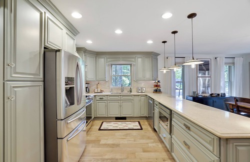 Pocono Lake House | Blissful Bear Lakeview Chalet