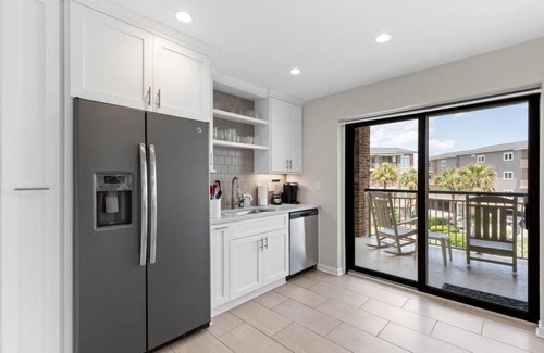 Georgetown County Condo | Blissful Breezes 3rd Floor OV 2 Bdrm Condo