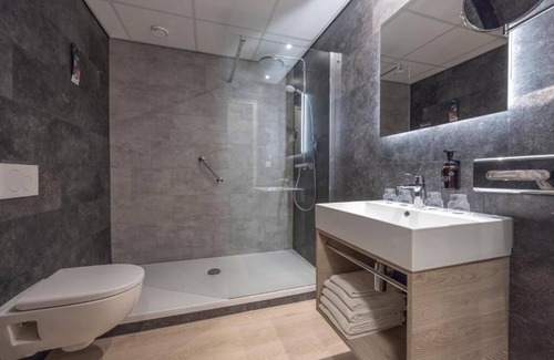 Berg en Dal Hotel | Blissful Nature Vibes with Spa & Pool Access! Free Parking