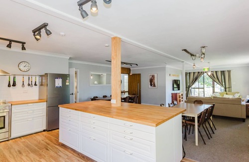 Jindabyne Cabin | Blizzard Bunny Lodge - 43 Gippsland Street