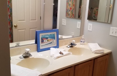 Calvert Beach-Long Beach House | Block to beach. Enjoy relax and play in our gameroom