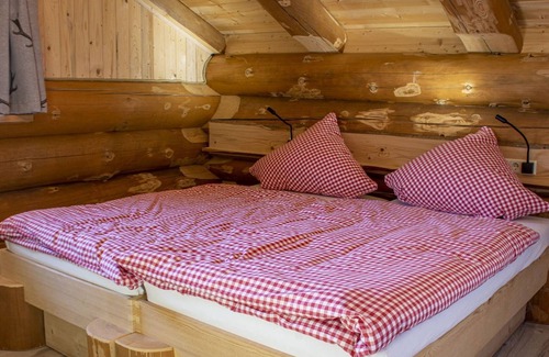 Glatten Apartment | Blockhaus Almhütte Wiesenglück, 80qm, 3 Schlafzimmer, Max. 6 Personen