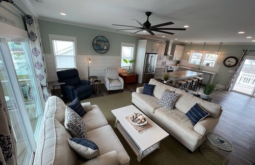 Atlantic Beach House | Blocks to the Beach! Huge Patio & Fenced-In Backyard.