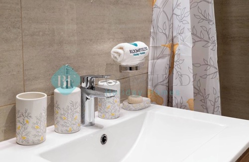 Abu Dhabi Apartment | Bloomfields Stylish 1BR In Oasis Masdar City